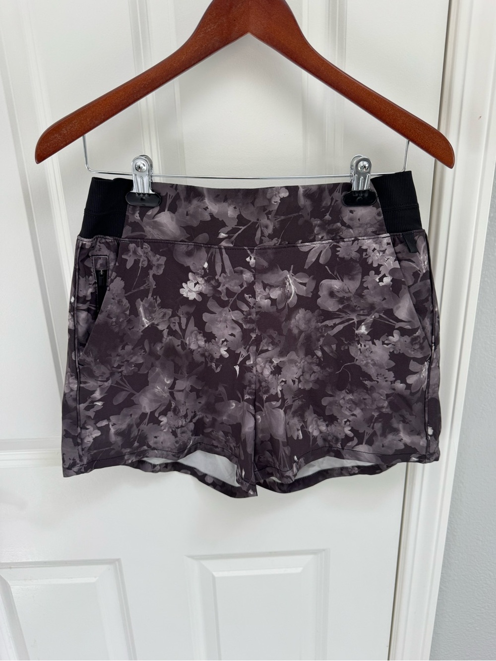 Athleta Black Floral Print Athletic Shorts
